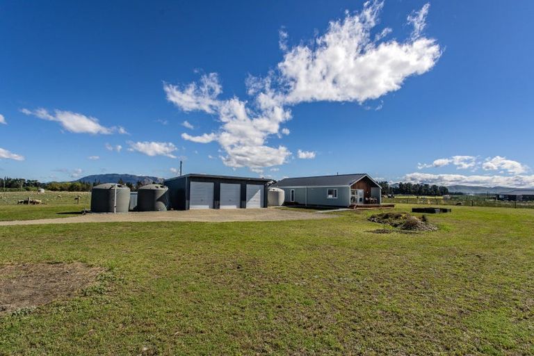 Photo of property in 86 Racecourse Road, Amberley, 7482