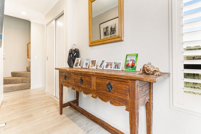 Photo of property in 15 Patrol Lane, Hobsonville, 0616