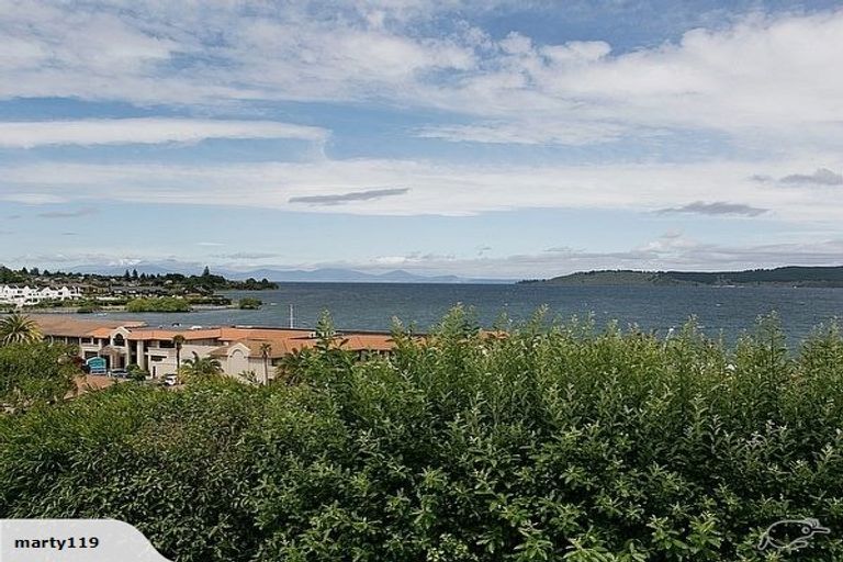 Photo of property in 2 Maniapoto Grove, Waipahihi, Taupo, 3330