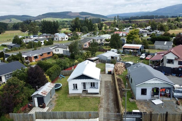 Photo of property in 63 Elles Road, Otautau, 9610