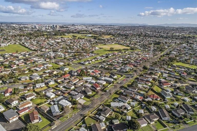 Photo of property in 103 Flat Bush Road, Clover Park, Auckland, 2023