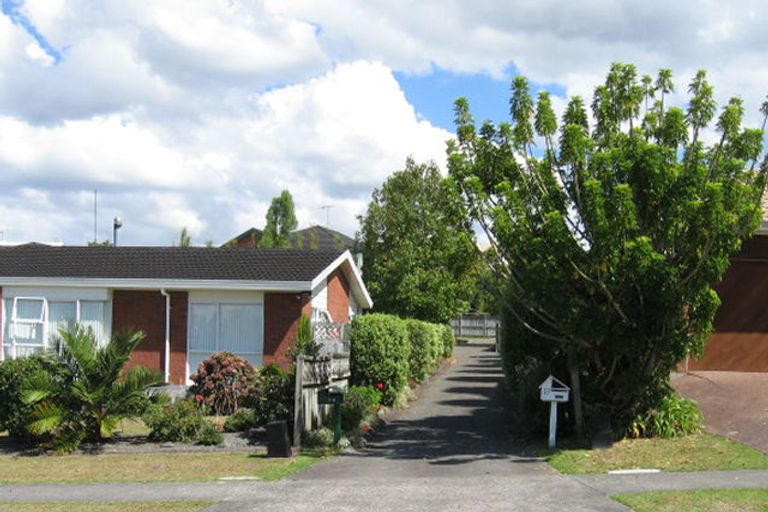 Photo of property in 39 Whiting Grove, West Harbour, Auckland, 0618