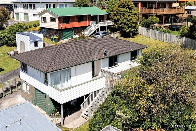 Photo of property in 35 South Lynn Road, Titirangi, Auckland, 0604