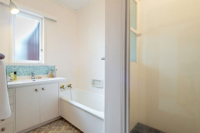 Photo of property in 1/15 Birkley Road, Bayswater, Auckland, 0622