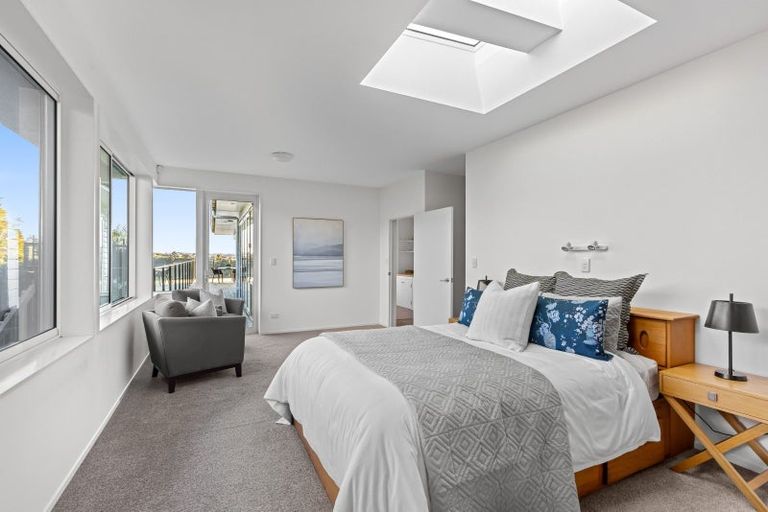 Photo of property in 52 Beauvoir Avenue, Matakatia, Whangaparaoa, 0930