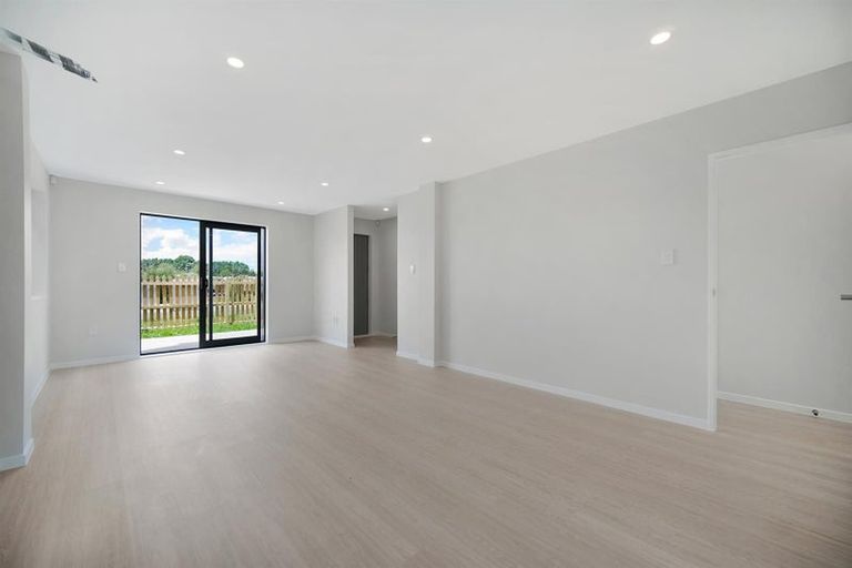 Photo of property in 73 Kaha Road, Papakura, 2110
