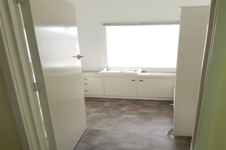 Photo of property in 1/6 Arcadia Crescent, Bayview, Auckland, 0629