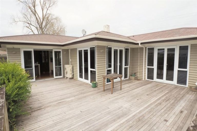 Photo of property in 28 Tiraumea Drive, Pakuranga, Auckland, 2010