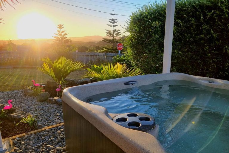 Photo of property in 2 Awatea Street, Mangawhai Heads, Mangawhai, 0505