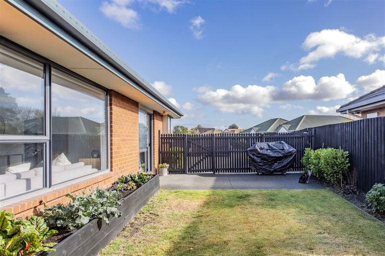 Photo of property in 14 Innisfree Place, Northwood, Christchurch, 8051