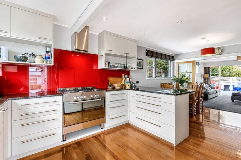 Photo of property in 11 Caribou Place, Kingston, Wellington, 6021