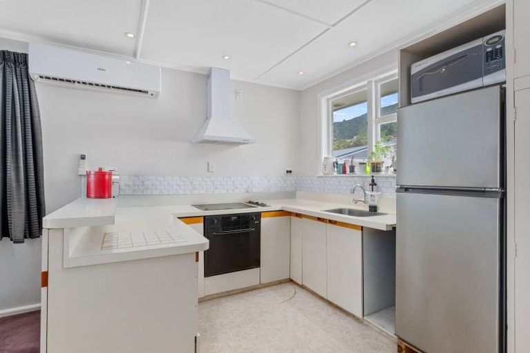 Photo of property in 14 Wairau Road, Picton, 7220