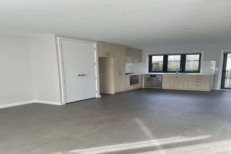 Photo of property in 60u2 Broderick Road, Johnsonville, Wellington, 6037