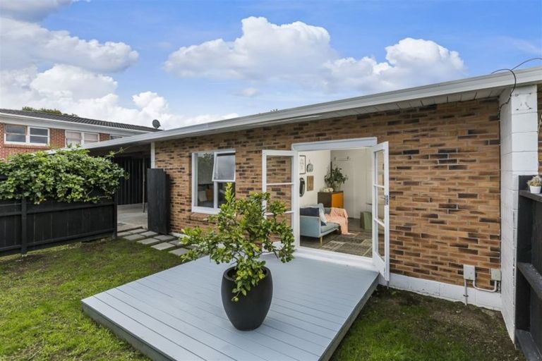 Photo of property in 2/783 Te Atatu Road, Te Atatu Peninsula, Auckland, 0610