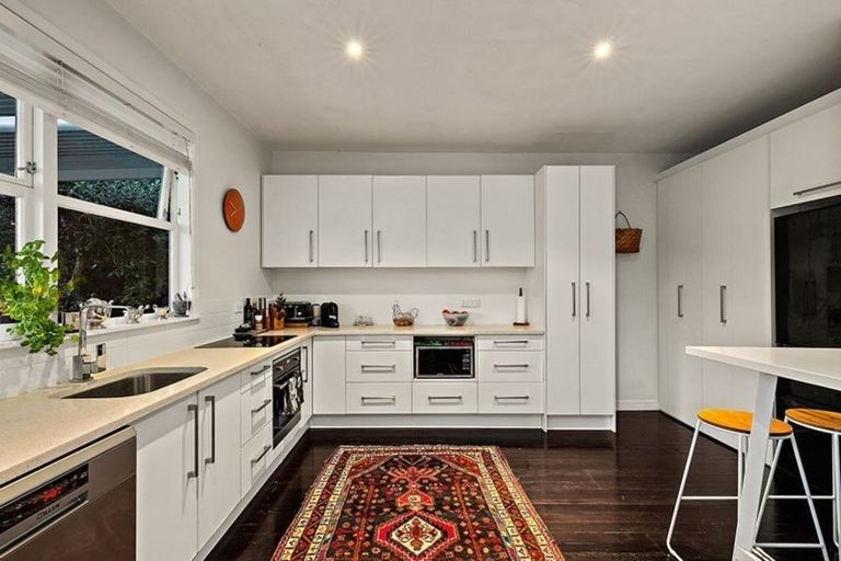 Photo of property in 1 Mickle Street, Te Atatu South, Auckland, 0610