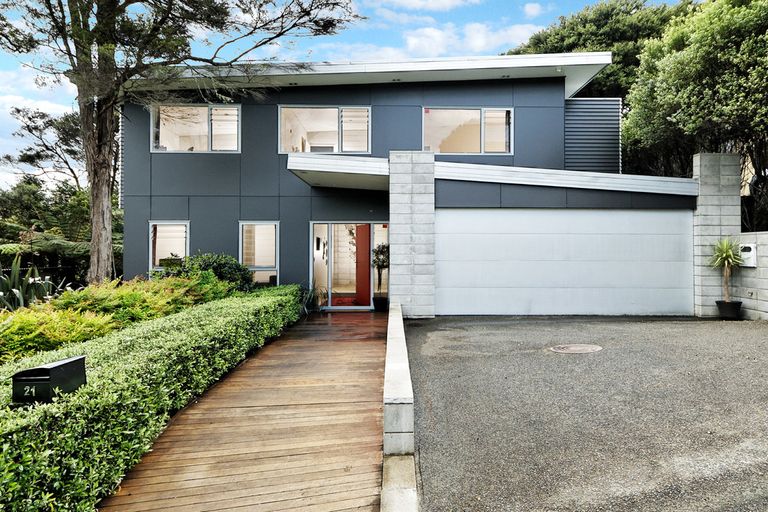 Photo of property in 21 Chamari Close, Titirangi, Auckland, 0604