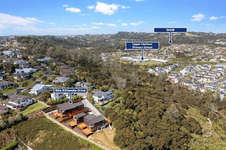 Photo of property in 82a Kittiwake Drive, Schnapper Rock, Auckland, 0632