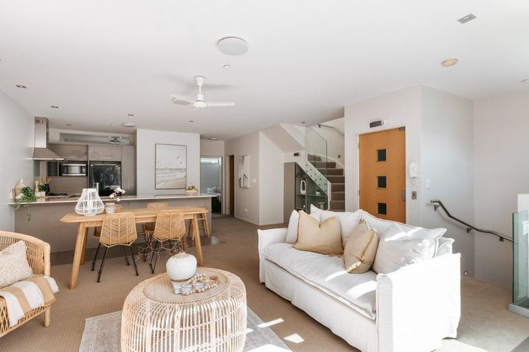 Photo of property in 4/35 Victoria Road, Mount Maunganui, 3116