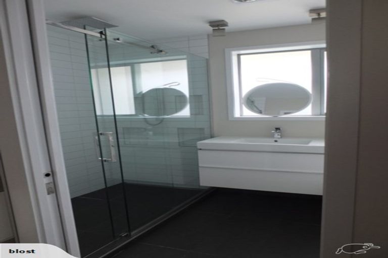 Photo of property in 1 Esher Place, Saint Martins, Christchurch, 8022