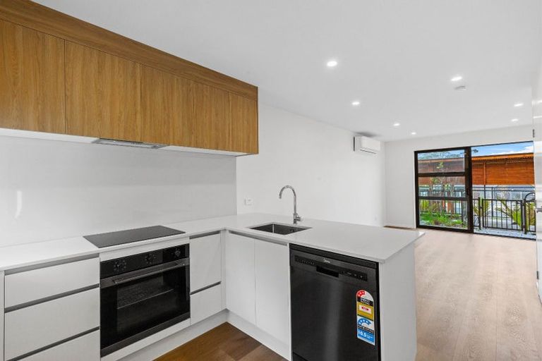 Photo of property in 6/85 Selo Street, Glen Eden, Auckland, 0602