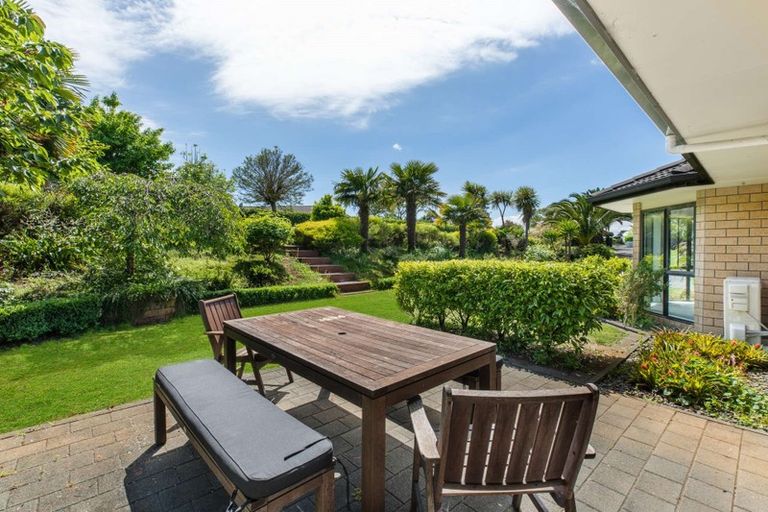 Photo of property in 10 Gleaming Place, Waiuku, 2123