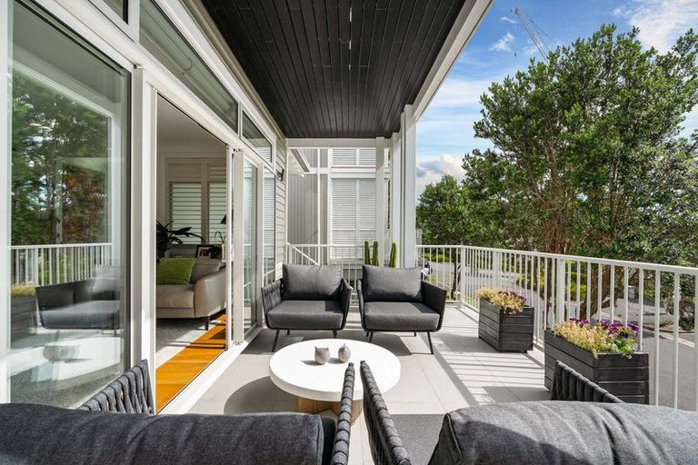 Photo of property in 15 Landmark Terrace, Orewa, 0931