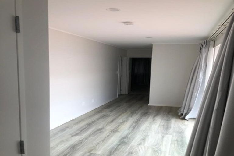 Photo of property in 13 Takahe Avenue, Takanini, 2112