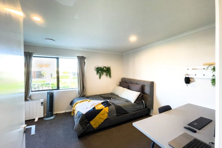 Photo of property in 1/89 Hobsonville Point Road, Hobsonville, Auckland, 0616