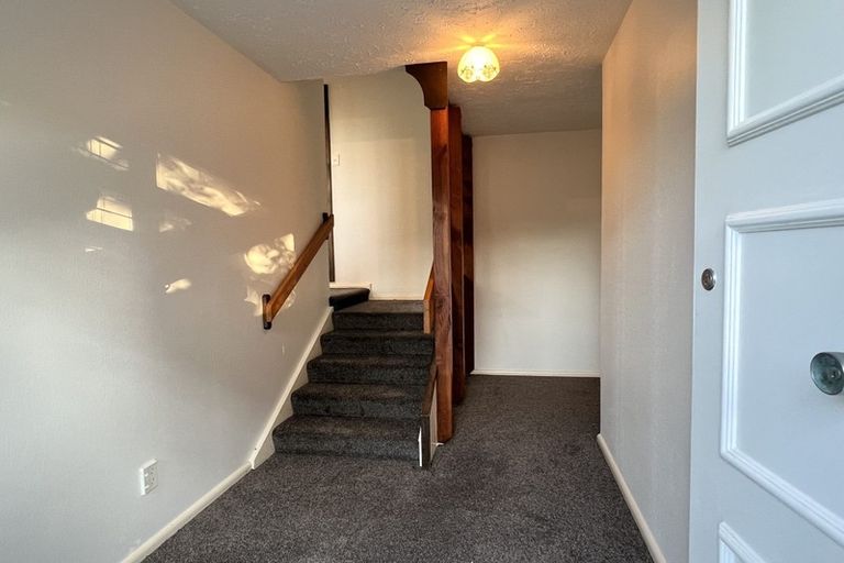 Photo of property in 12 Parkview Place, Avonhead, Christchurch, 8042