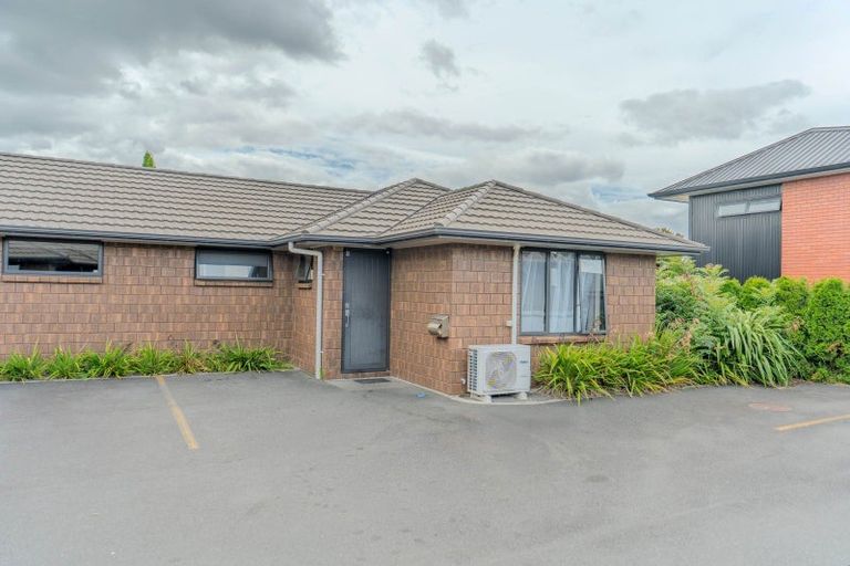 Photo of property in 1/108 Old Farm Road, Hamilton East, Hamilton, 3216