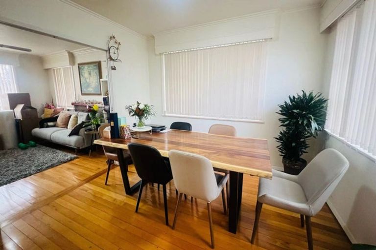 Photo of property in 172 Forrest Hill Road, Forrest Hill, Auckland, 0620