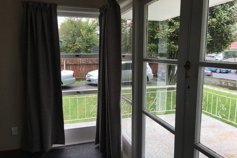 Photo of property in 5 Te Kanawa Crescent, Henderson, Auckland, 0610