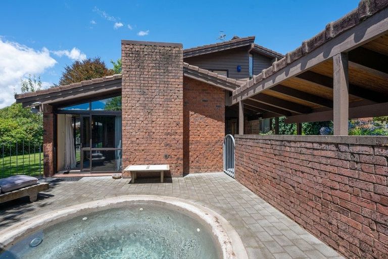 Photo of property in 24 Wychwood Crescent, Springfield, Rotorua, 3015