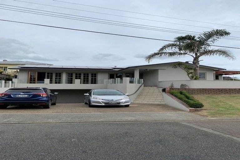 Photo of property in 117 Seaview Road, Paraparaumu Beach, Paraparaumu, 5032