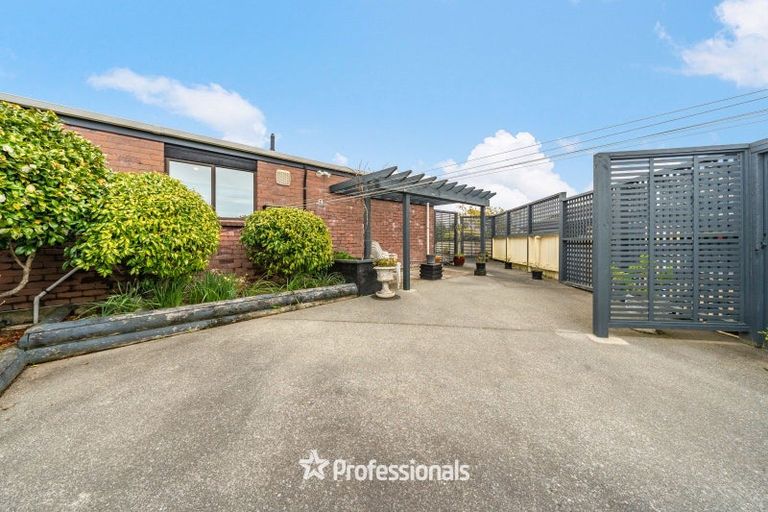 Photo of property in 1 Aldersgate Grove, Stokes Valley, Lower Hutt, 5019