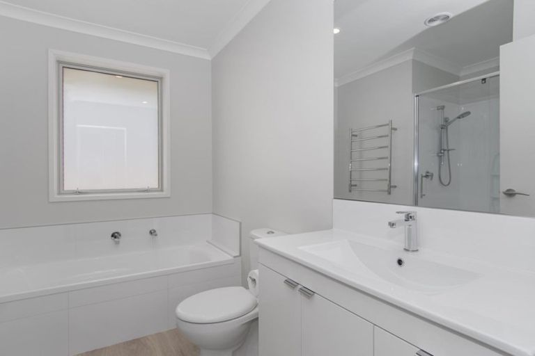 Photo of property in 57 Kahuparere Crescent, Pyes Pa, Tauranga, 3112