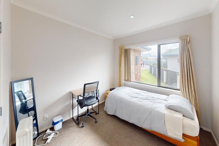Photo of property in 9 Holly Court, Palmerston North, 4410