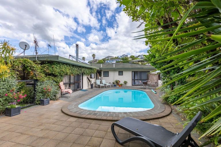 Photo of property in 64 Hetley Crescent, Taradale, Napier, 4112