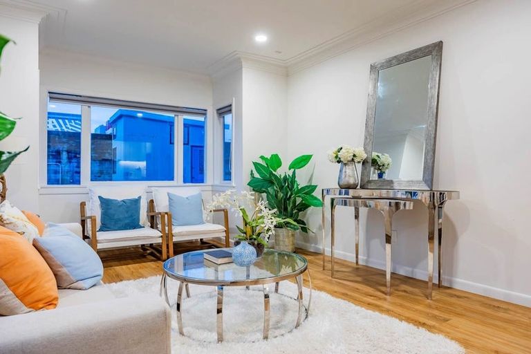 Photo of property in 1/14 Taharoto Road, Takapuna, Auckland, 0622