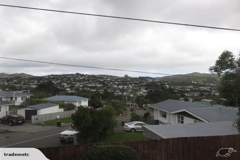 Photo of property in 2 Beazley Avenue, Paparangi, Wellington, 6037