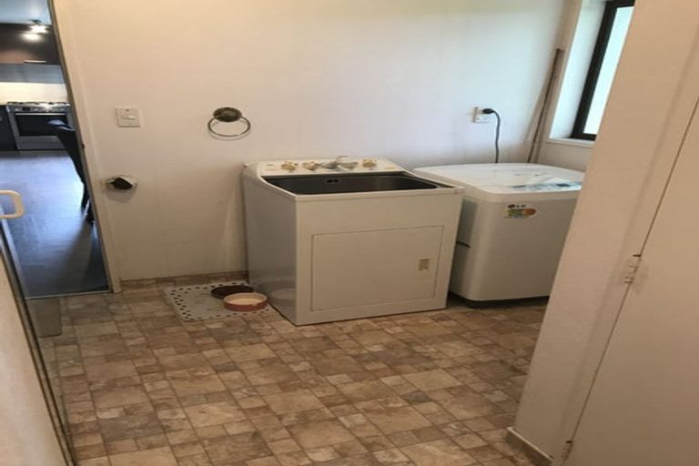 Photo of property in 14 Corwen Place, Mayfair, Hastings, 4122