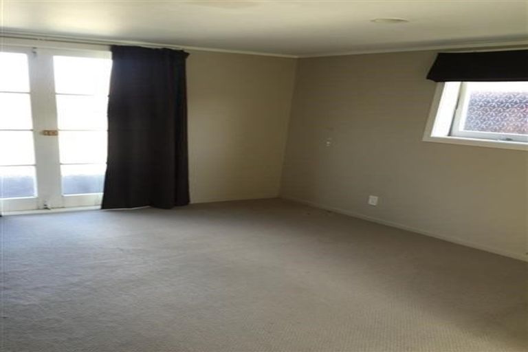 Photo of property in 13 Strid Road, Te Atatu South, Auckland, 0610