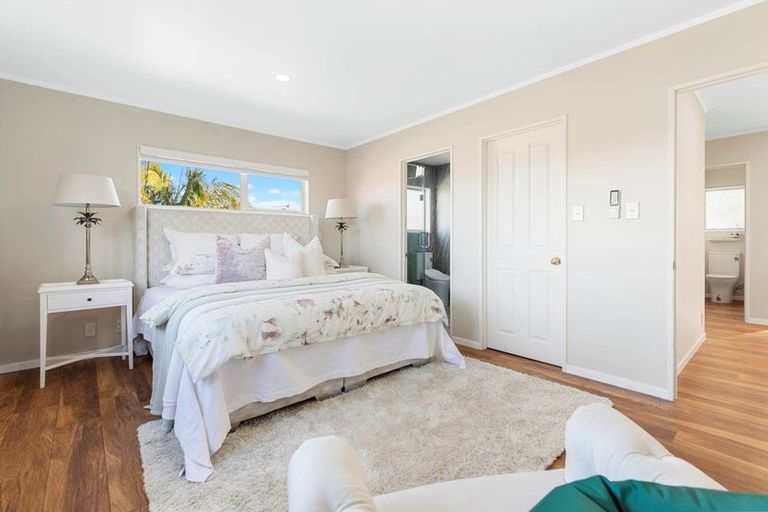 Photo of property in 13 Oakridge Way, Northpark, Auckland, 2013