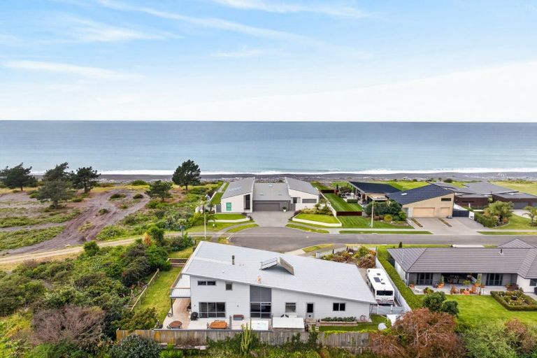 Photo of property in 11 Mer Place, Bay View, Napier, 4104