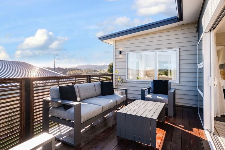 Photo of property in 48 Endeavour Drive, Whitby, Porirua, 5024