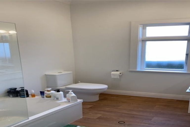 Photo of property in 20 Beauchamp Street, Karori, Wellington, 6012