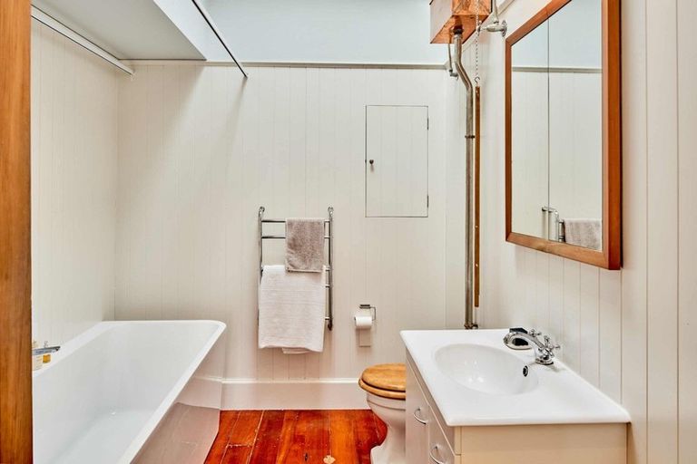 Photo of property in 33 Harland Street, Brooklyn, Wellington, 6021