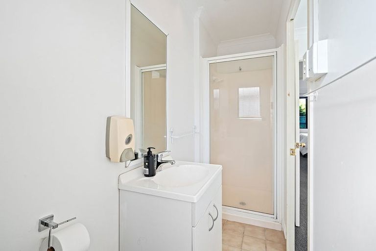 Photo of property in 14 Catalina Drive, Melville, Hamilton, 3206