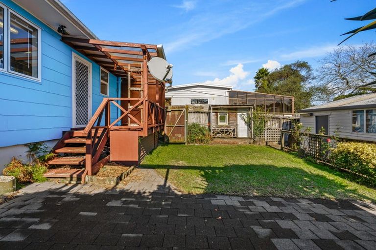 Photo of property in 1/12 Cresta Avenue, Beach Haven, Auckland, 0626