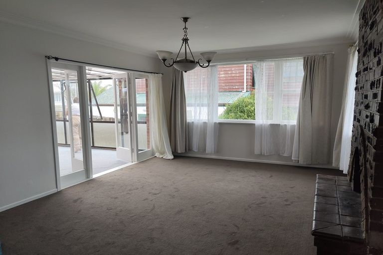 Photo of property in 74 Nikau Street, New Lynn, Auckland, 0600